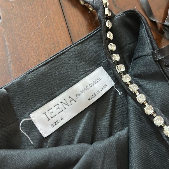 Mac Duggal Ieena Crystal-Embellished A-Line Gown - size 4 - Picture 8 of 11